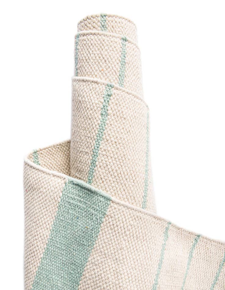 Detail image of 5' 1 x 8' Hand Woven Chindi Cotton Rug