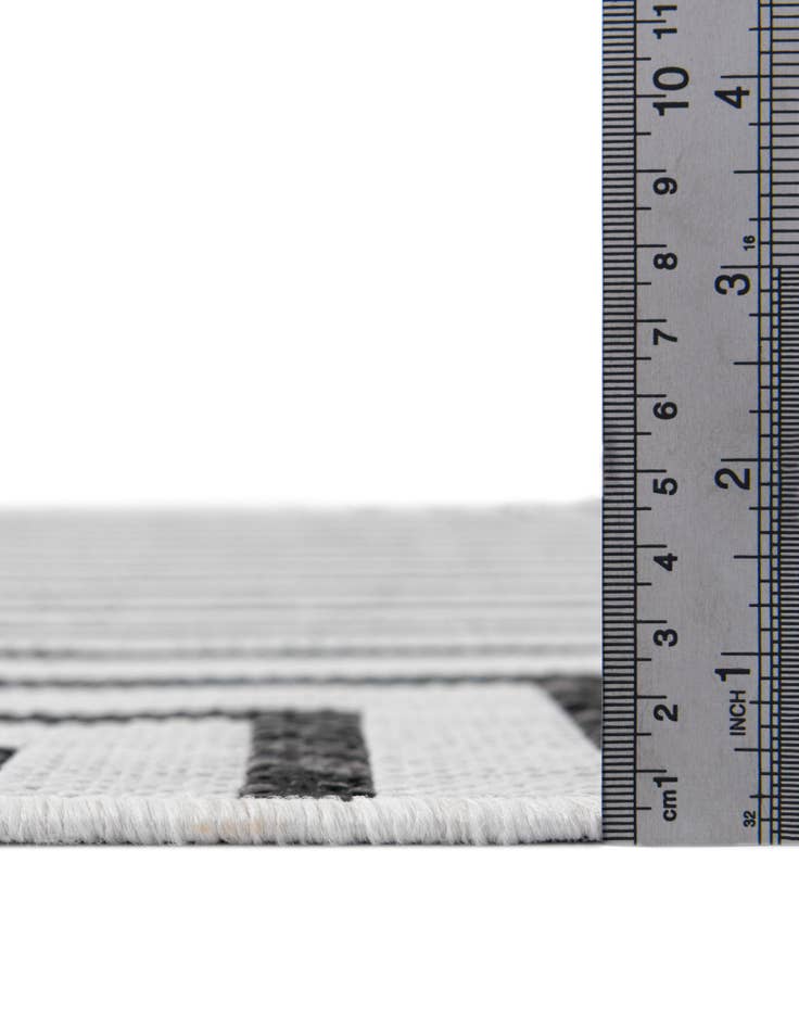 Detail image of 9' x 12' Easy-Clean Modern Indoor / Outdoor Rug