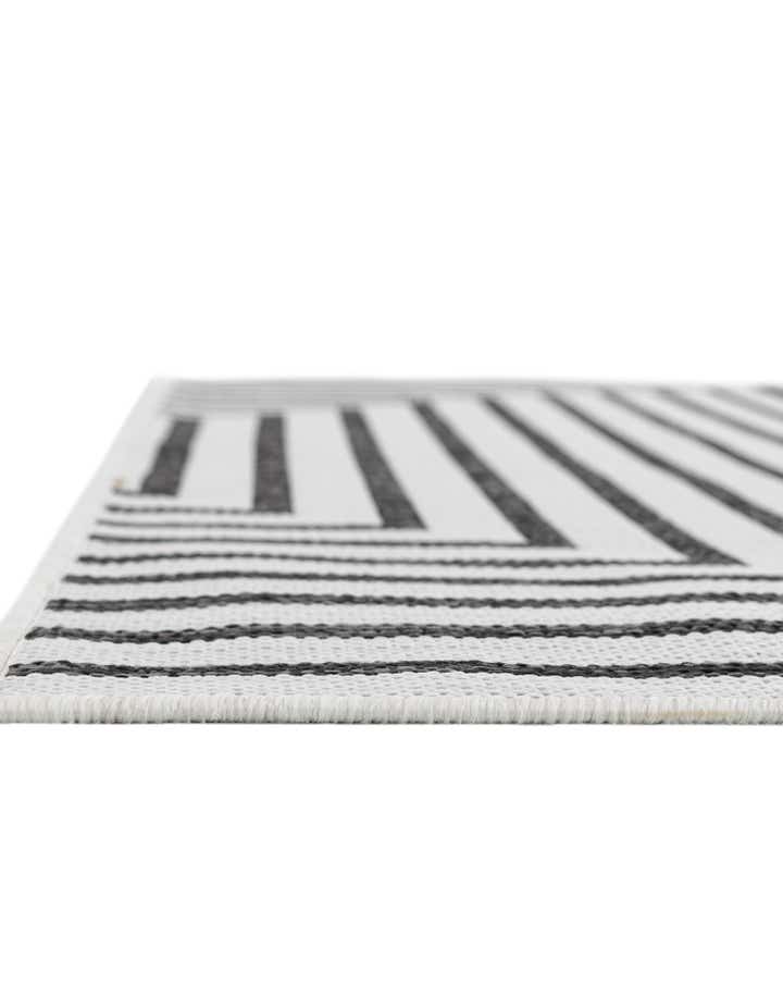 9' x 12' Easy-Clean Modern Indoor / Outdoor Rug