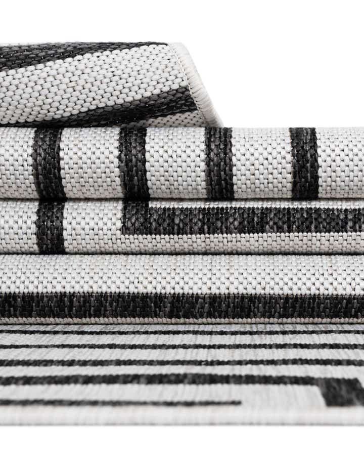 9' x 12' Easy-Clean Modern Indoor / Outdoor Rug