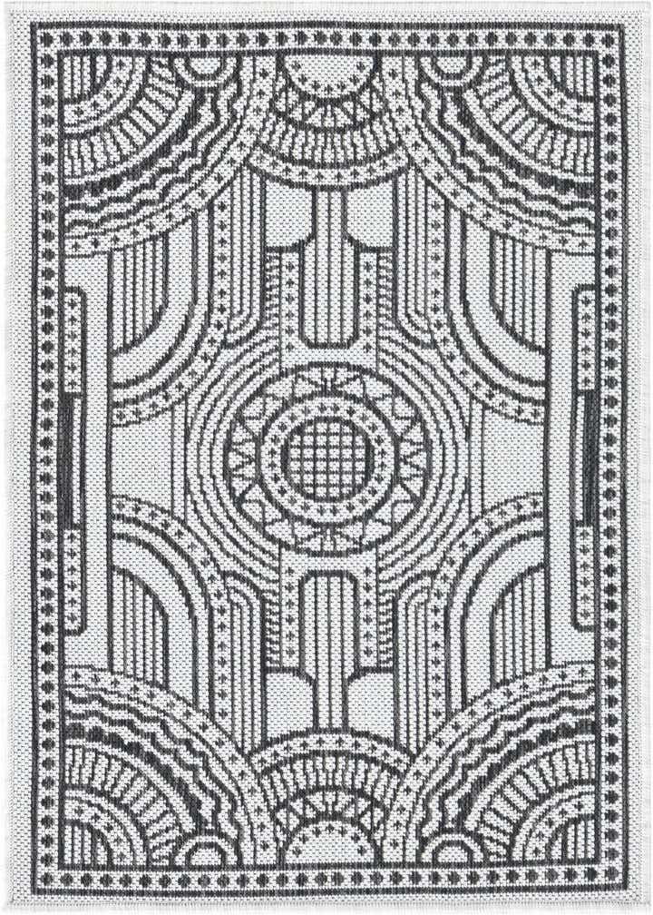 2' x 3' 1 Easy-Clean Traditional Indoor / Outdoor Rug