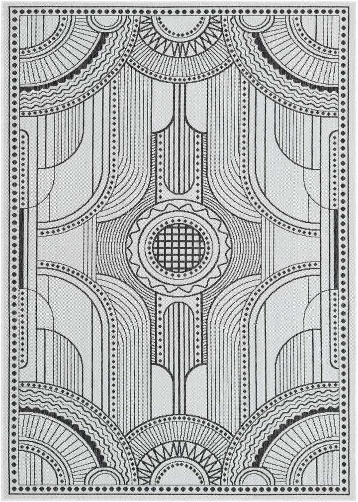 5' 3 x 8' Easy-Clean Traditional Indoor / Outdoor Rug
