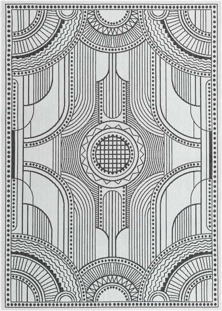 6' x 9' Easy-Clean Traditional Indoor / Outdoor Rug