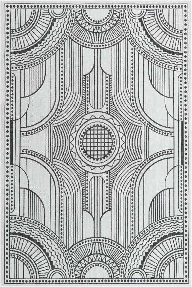 6' x 9' Easy-Clean Traditional Indoor / Outdoor Rug