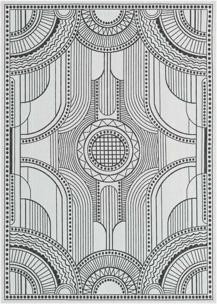 7' x 10' Easy-Clean Traditional Indoor / Outdoor Rug