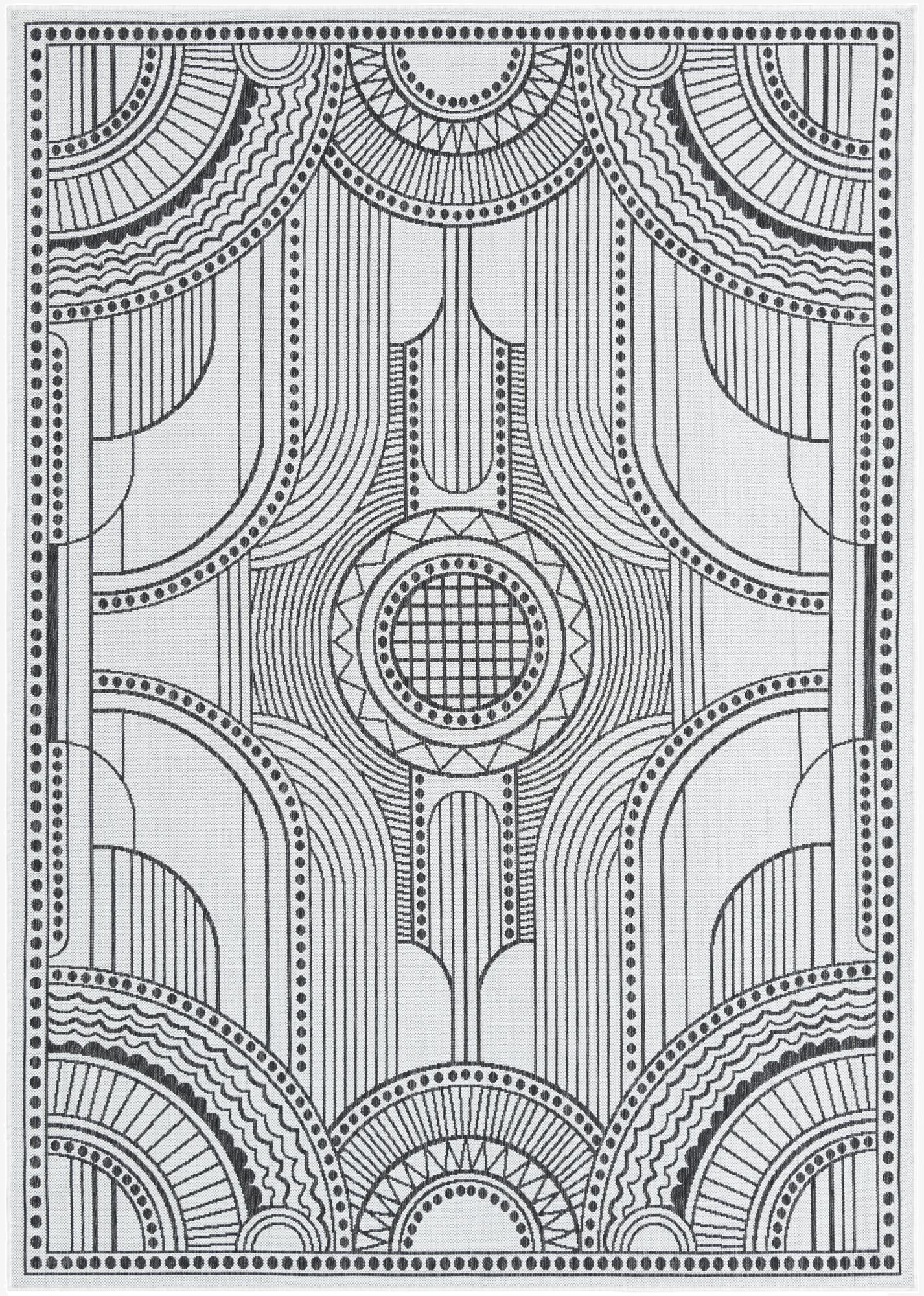 7' x 10'  Washable Traditional Indoor / Outdoor Rug