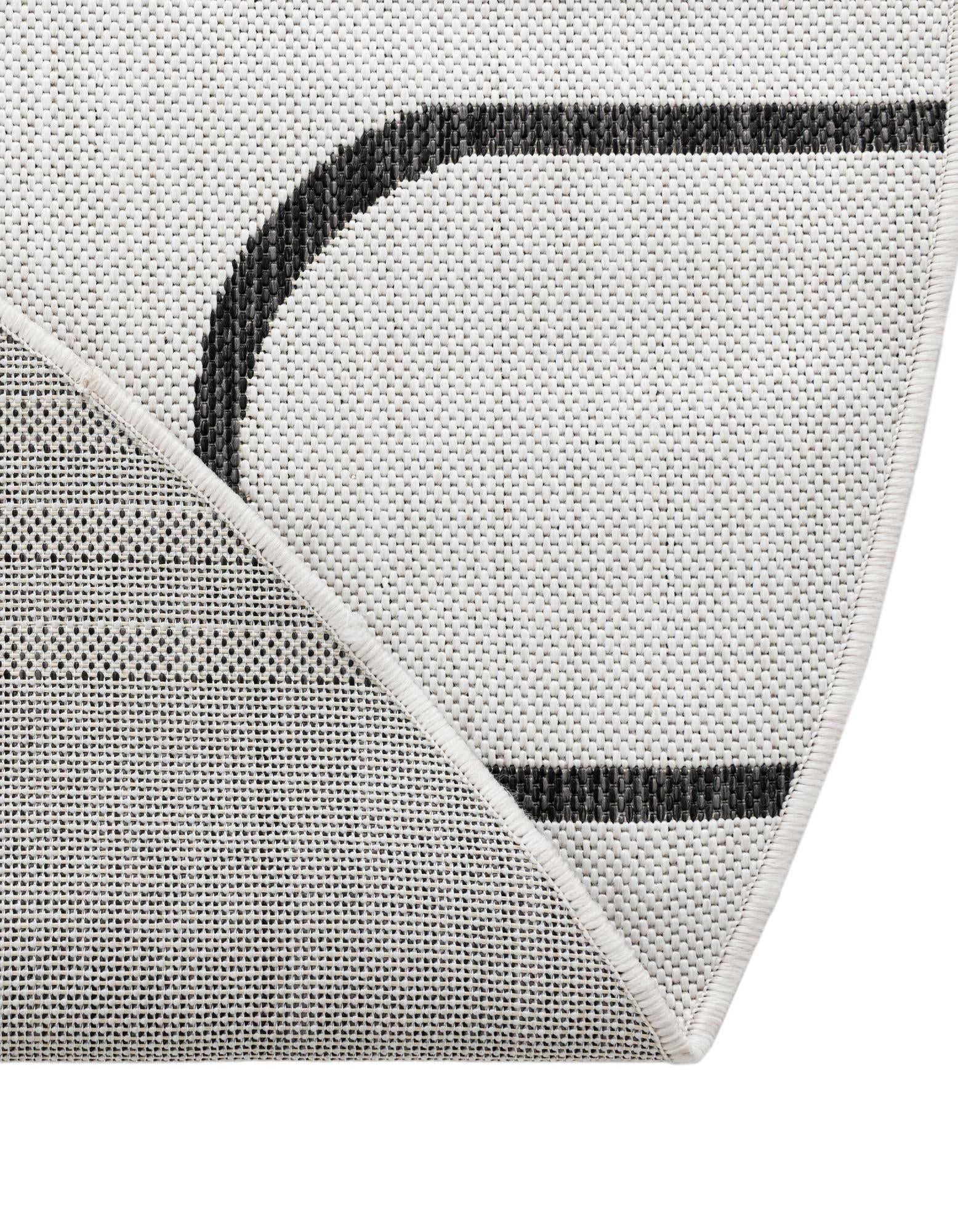 4' x 4' Easy-Clean Modern Indoor / Outdoor Round Rug