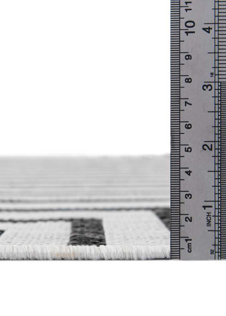 13' x 13' Easy-Clean Modern Indoor / Outdoor Round Rug