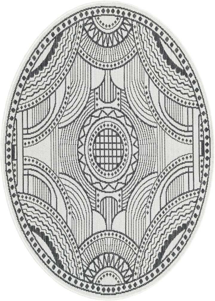 4' 1 x 4' 1 Easy-Clean Traditional Indoor / Outdoor Round Rug