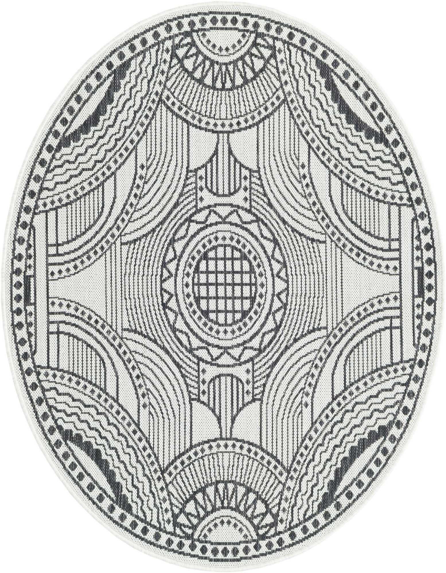 4' 1 x 4' 1 Easy-Clean Traditional Indoor / Outdoor Round Rug