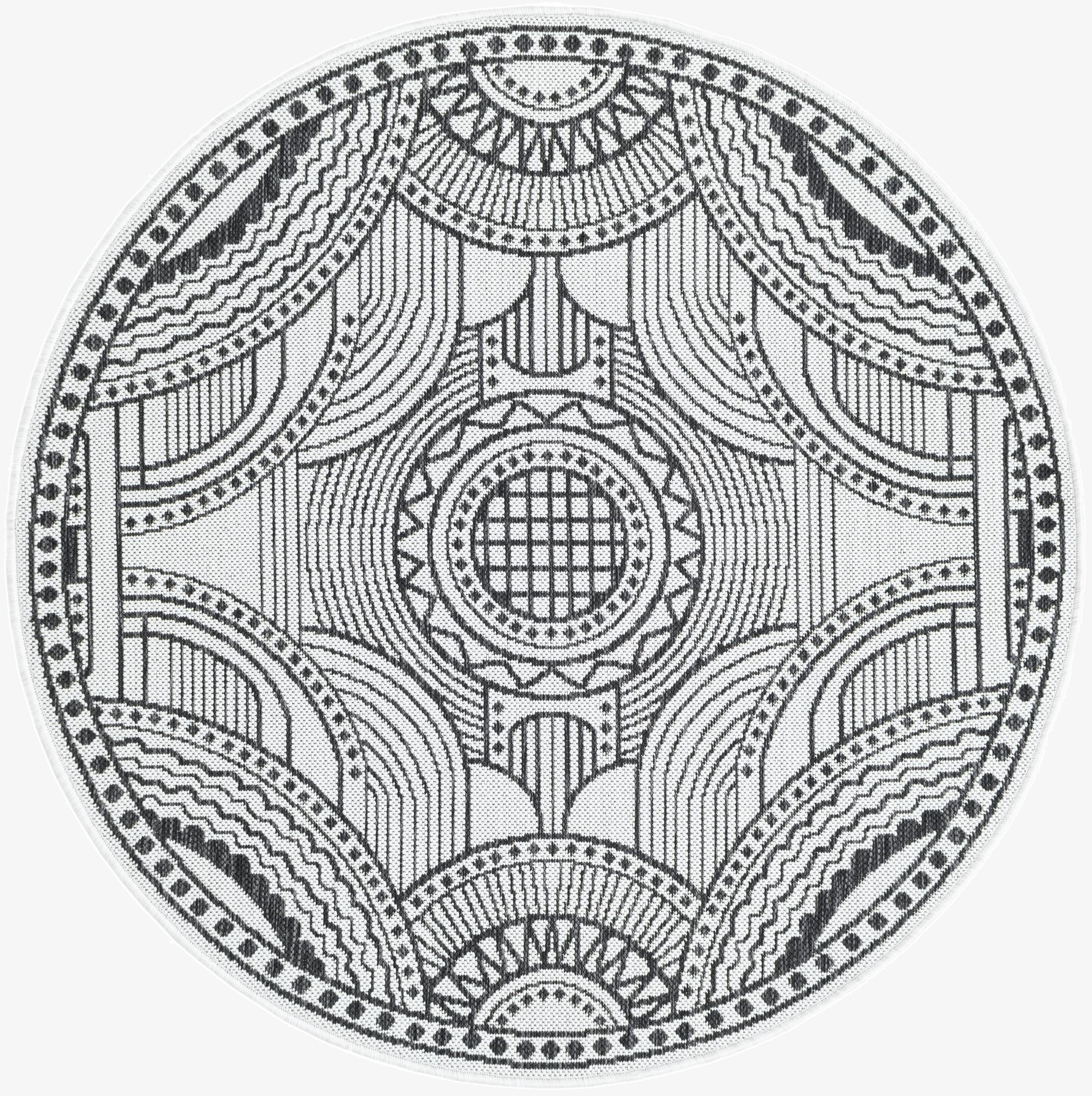 4' 1 x 4' 1  Washable Traditional Indoor / Outdoor Round Rug