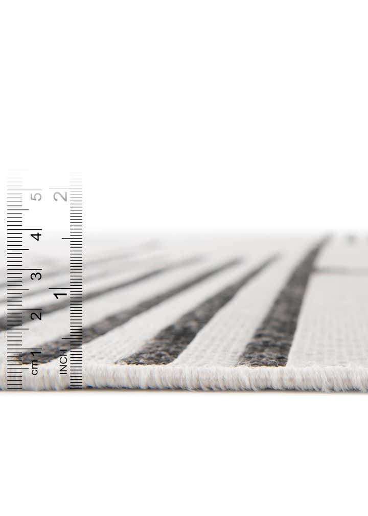 2' x 8' Easy-Clean Modern Indoor / Outdoor Runner Rug