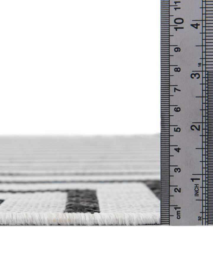 2' x 8' Easy-Clean Modern Indoor / Outdoor Runner Rug