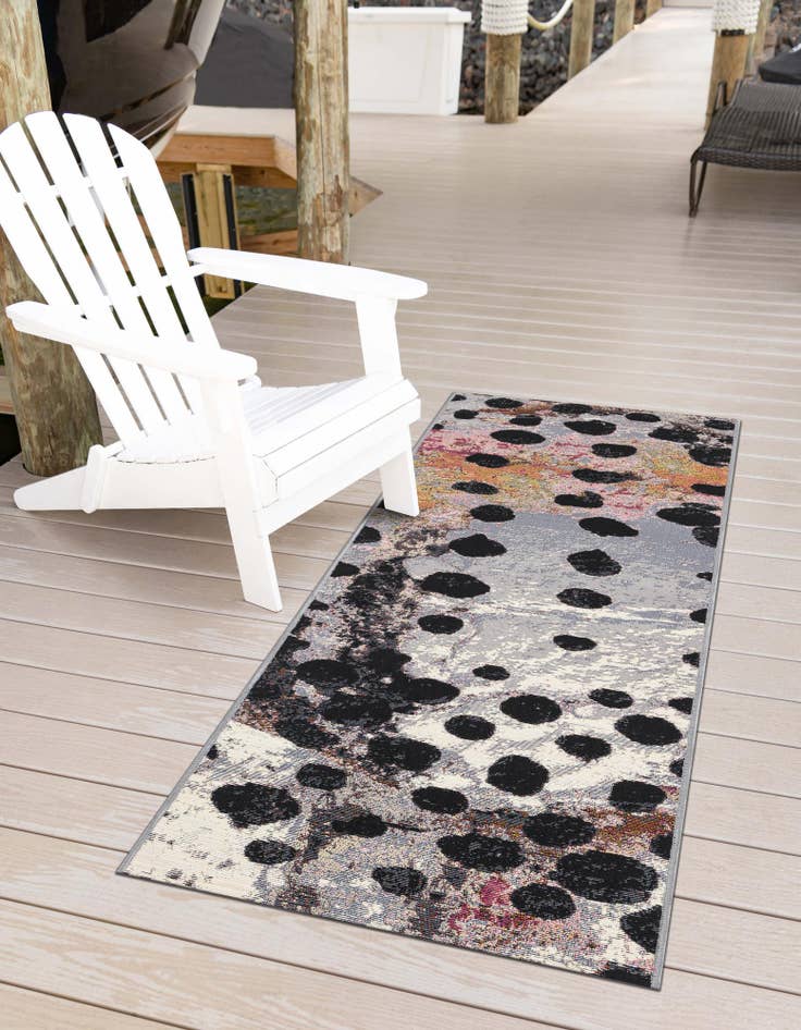 Detail image of  2' 7 x 10'  Washable Modern Indoor / Outdoor Runner Rug