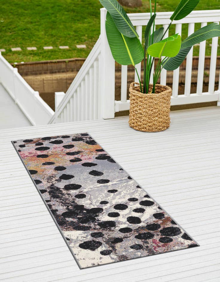 Detail image of  2' 7 x 10'  Washable Modern Indoor / Outdoor Runner Rug