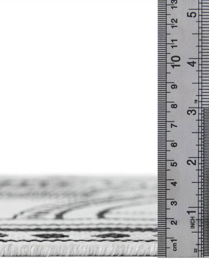 Detail image of 2' 7 x 12'  Washable Traditional Indoor / Outdoor Runner Rug