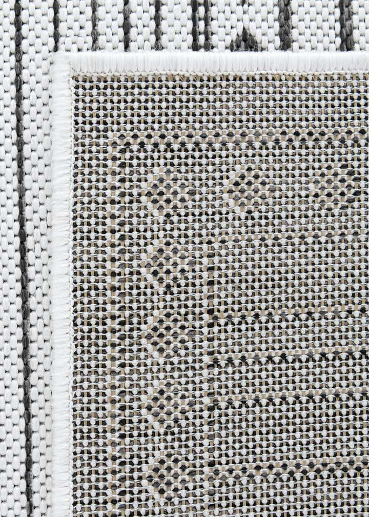 2' x 8' Easy-Clean Traditional Indoor / Outdoor Runner Rug