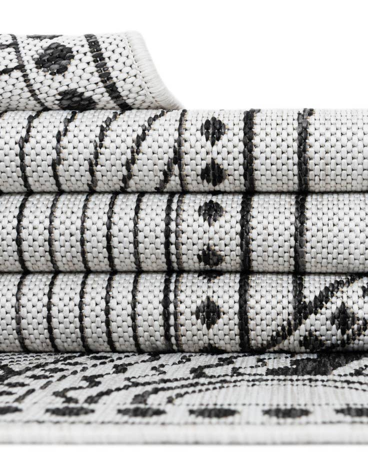 Detail image of 2' x 8'  Washable Traditional Indoor / Outdoor Runner Rug