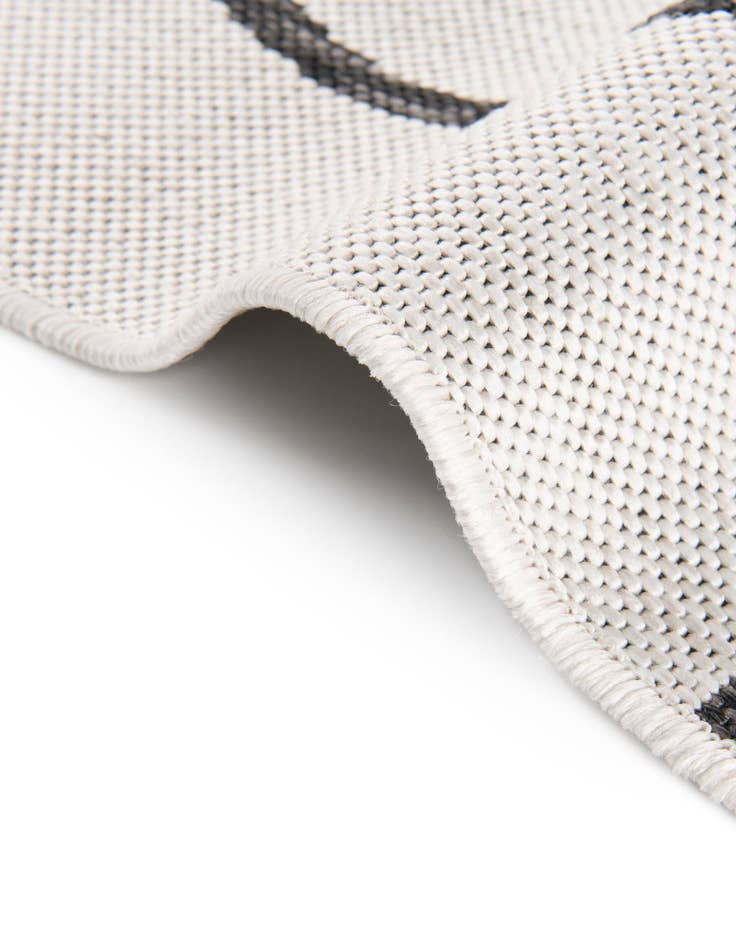 Detail image of 7' 10 x 7' 10  Washable Modern Indoor / Outdoor Square Rug