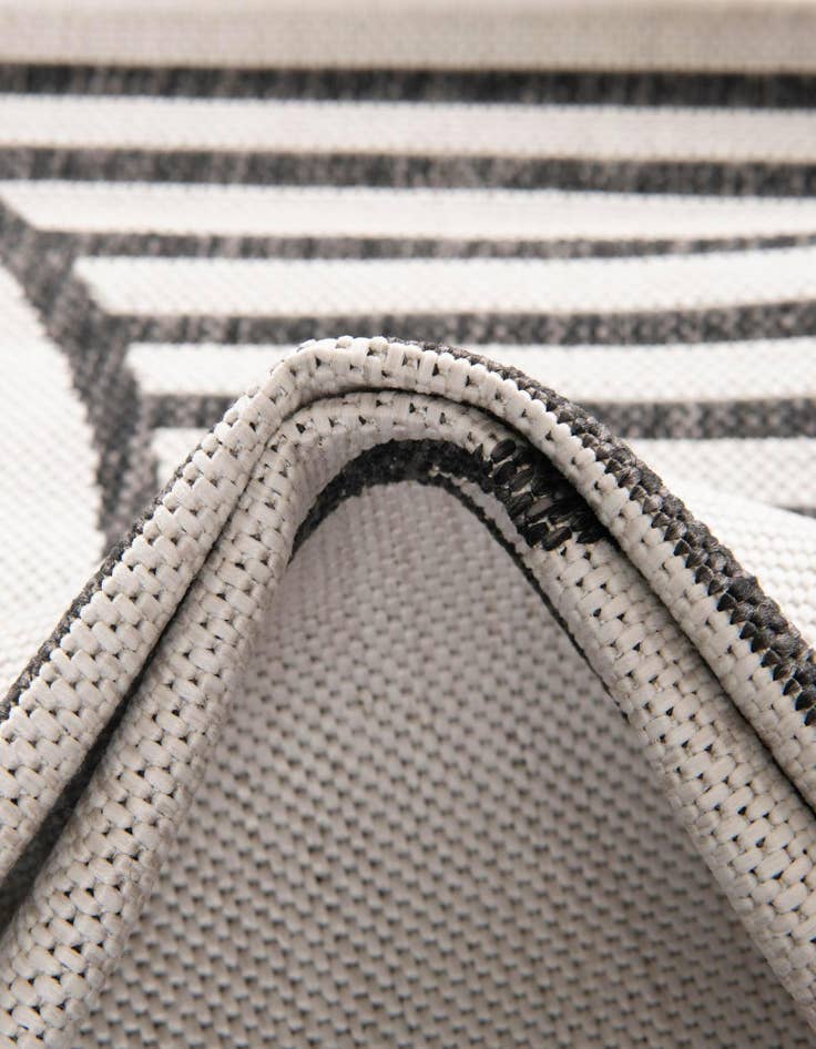 Detail image of 7' 10 x 7' 10  Washable Modern Indoor / Outdoor Square Rug