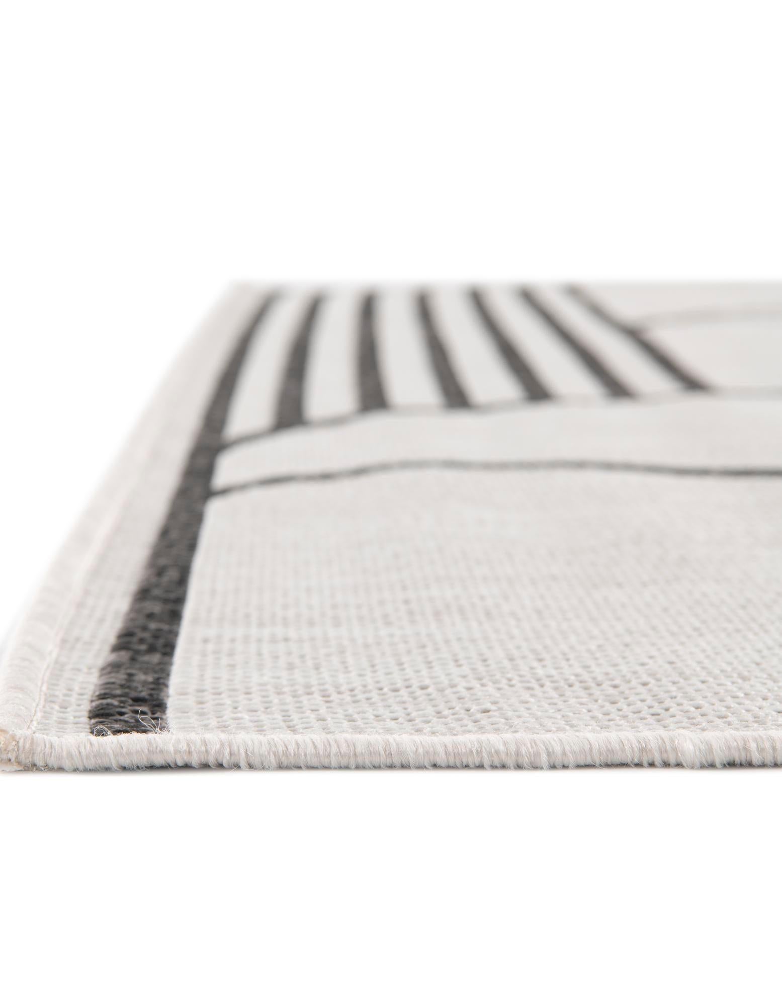 7' 10 x 7' 10 Easy-Clean Modern Indoor / Outdoor Square Rug