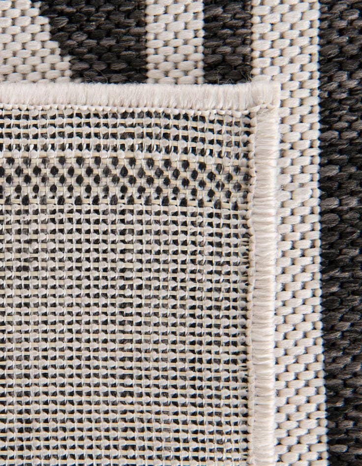 Detail image of 7' 10 x 7' 10 Easy-Clean Modern Indoor / Outdoor Square Rug