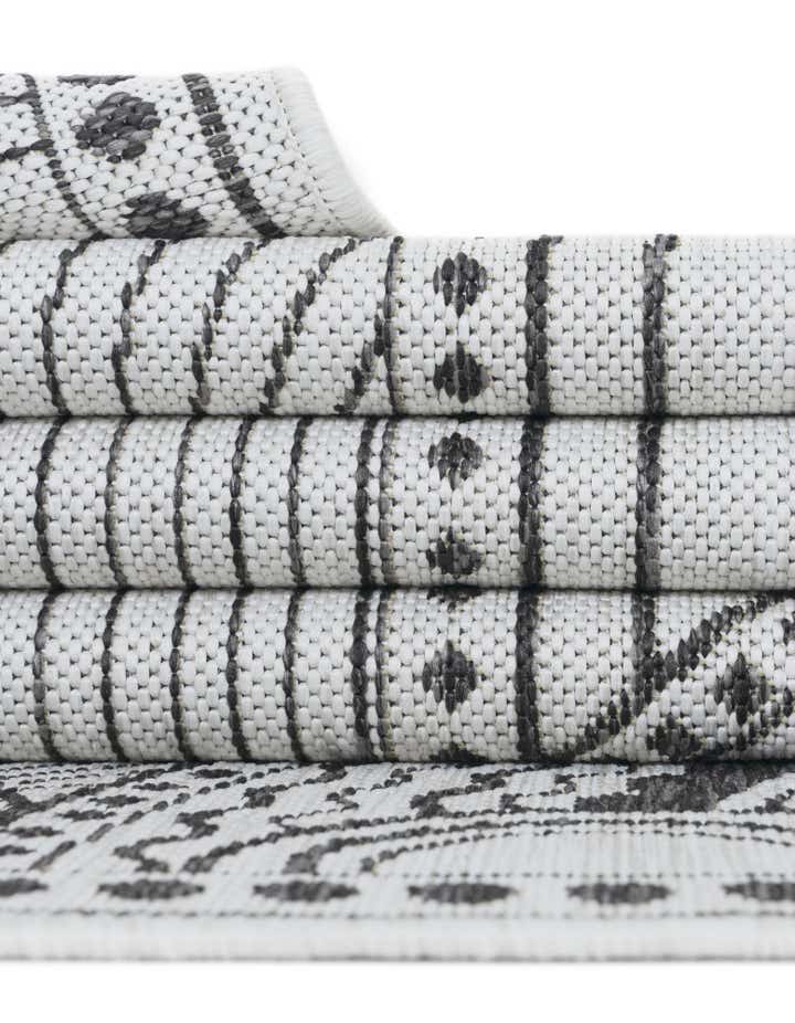 10' x 10' Easy-Clean Traditional Indoor / Outdoor Square Rug