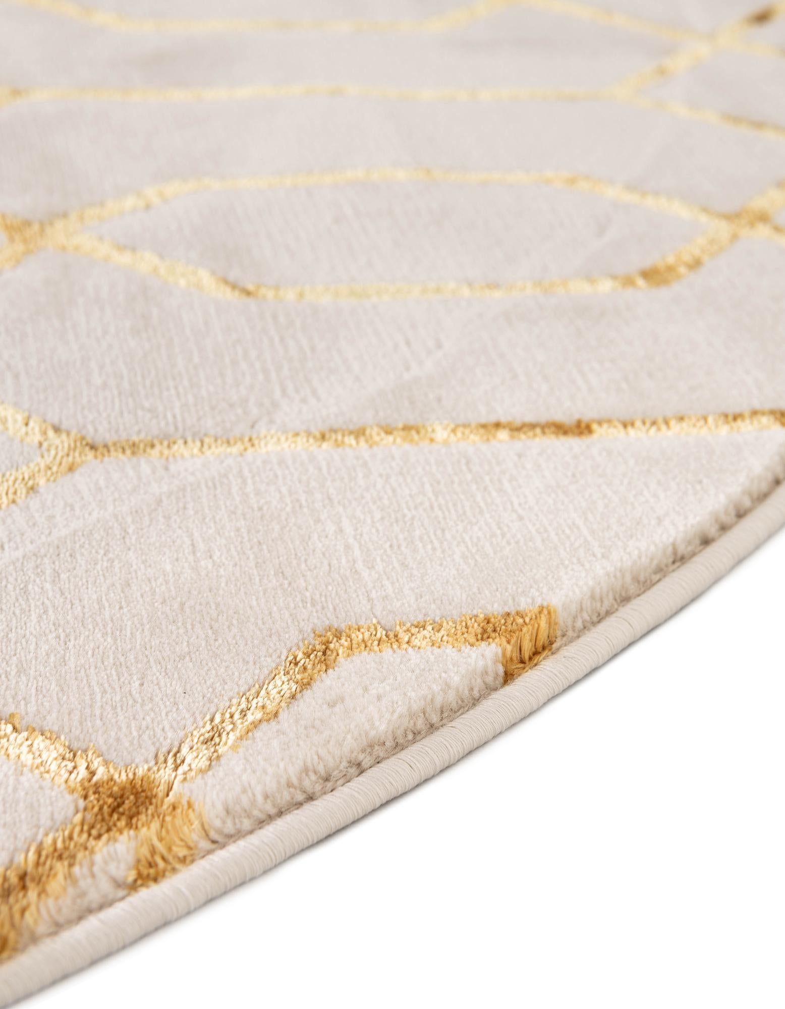 5' 3 x 8' Marilyn Monroe™ Glam Trellis Oval Rug