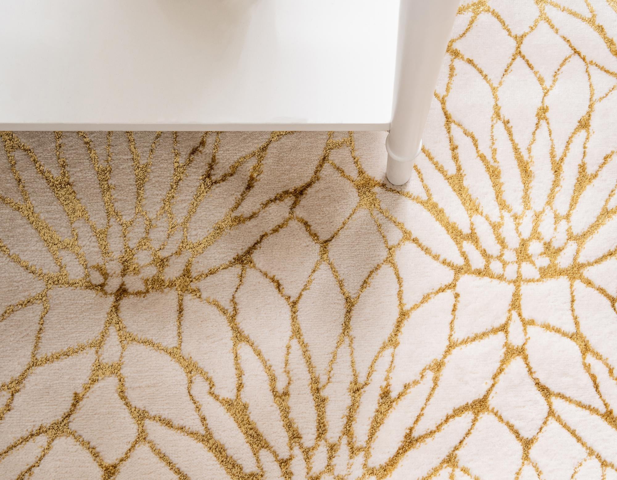 3' x 5' 3 Marilyn Monroe™ Glam Dahlia Rug