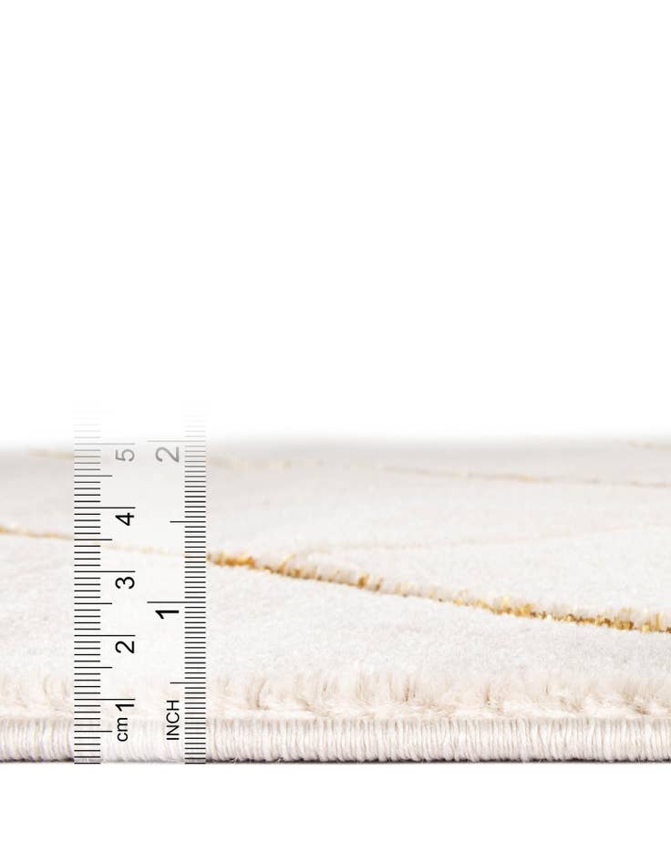 Detail image of 5' 3 x 7' Vogue Geo Rug