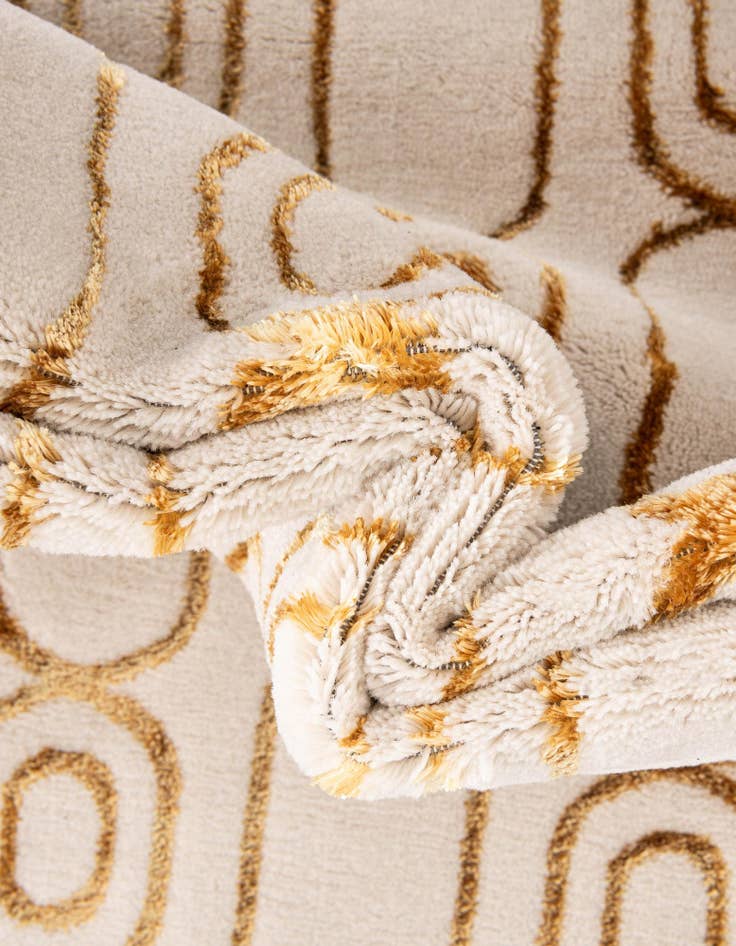 Detail image of 10' x 10' Vogue Geo Round Rug