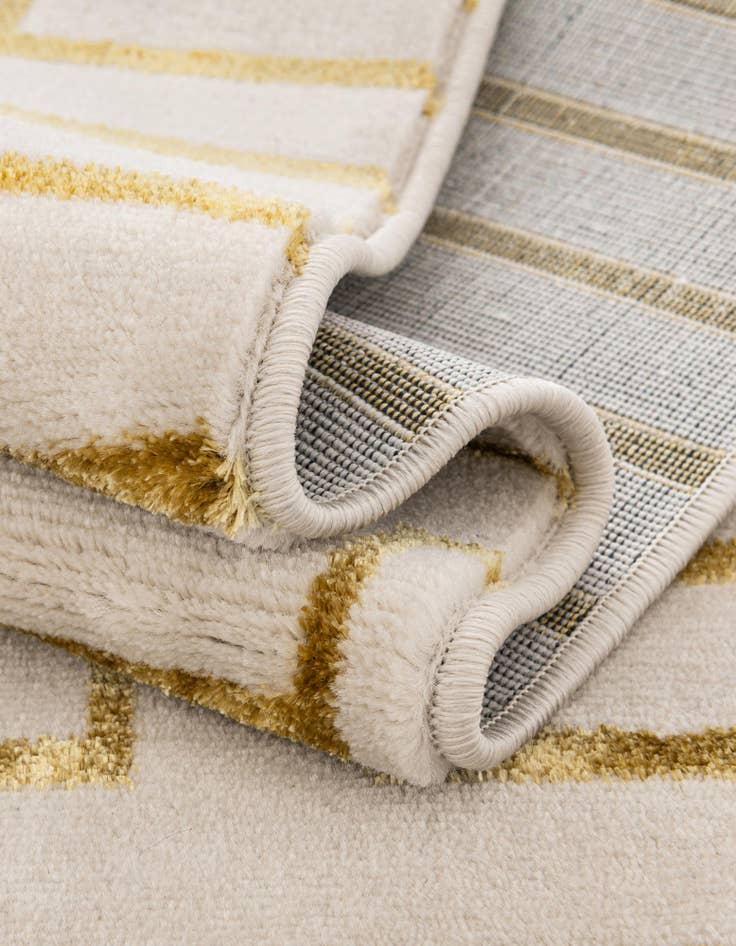 Detail image of 7' 10 x 7' 10 Vogue Geo Round Rug