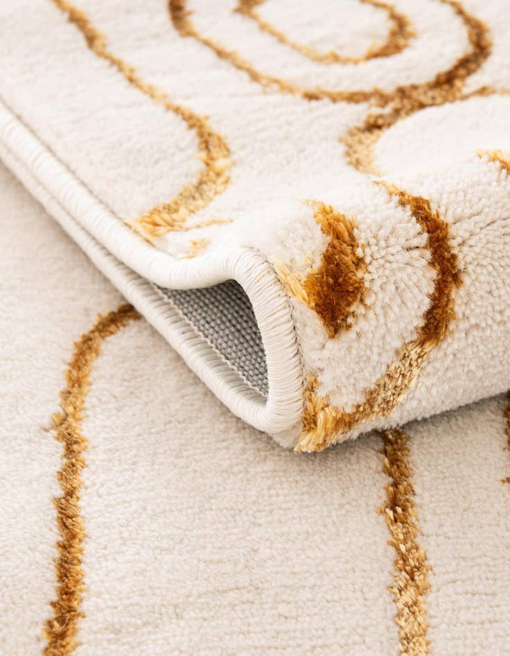 Detail image of 7' 10 x 7' 10 Vogue Geo Square Rug