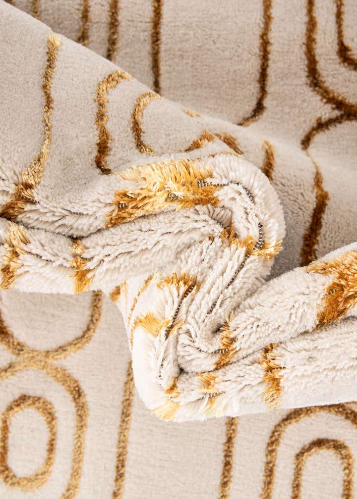 7' 10 x 7' 10 Vogue Geo Square Rug