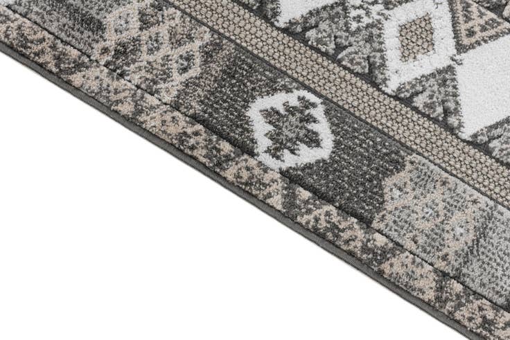 Detail image of 5' x 7' 7 Cherokee Rug