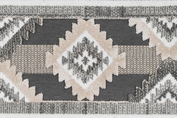 Detail image of 5' x 7' 7 Cherokee Rug