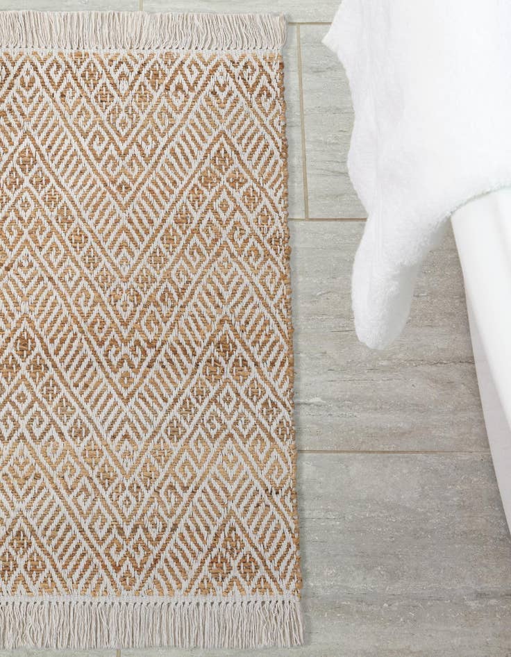 Detail image of 5' 1 x 8'  Hand Braided Jute Rug