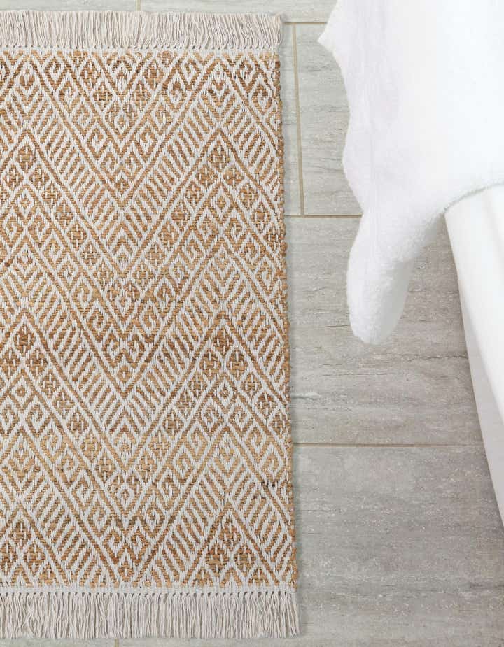 4' 1 x 6' 1 Handmade Braided Jute Rug