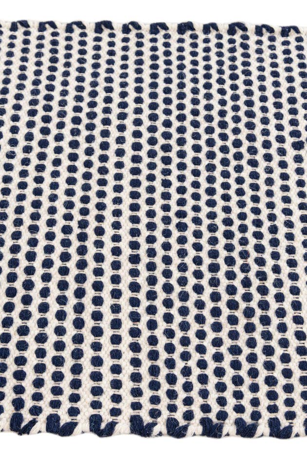 Detail image of 2' 1 x 3' Hand Woven Seaside Pearl Jute Rug