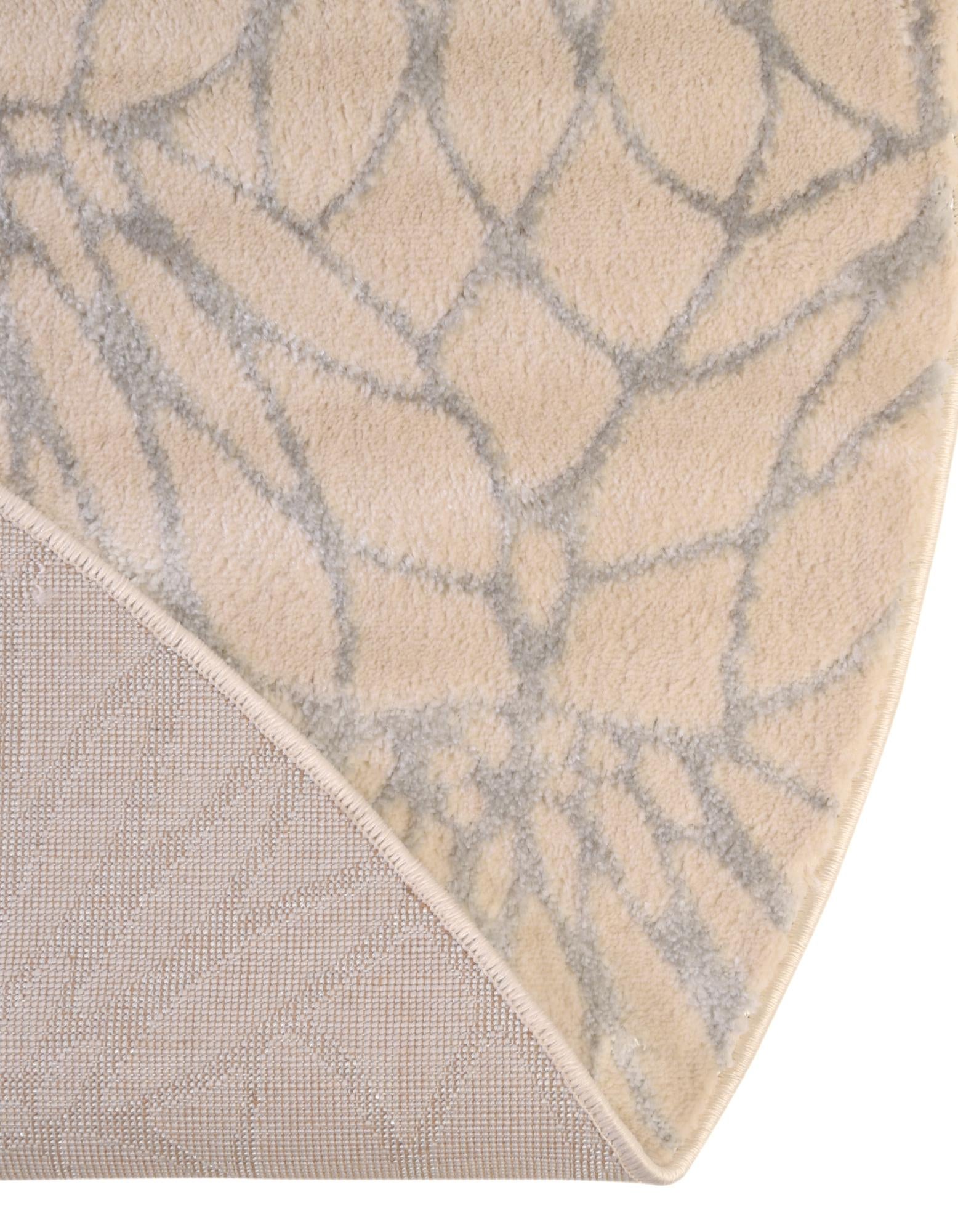 5' 3 x 8' Marilyn Monroe™ Glam Dahlia Oval Rug
