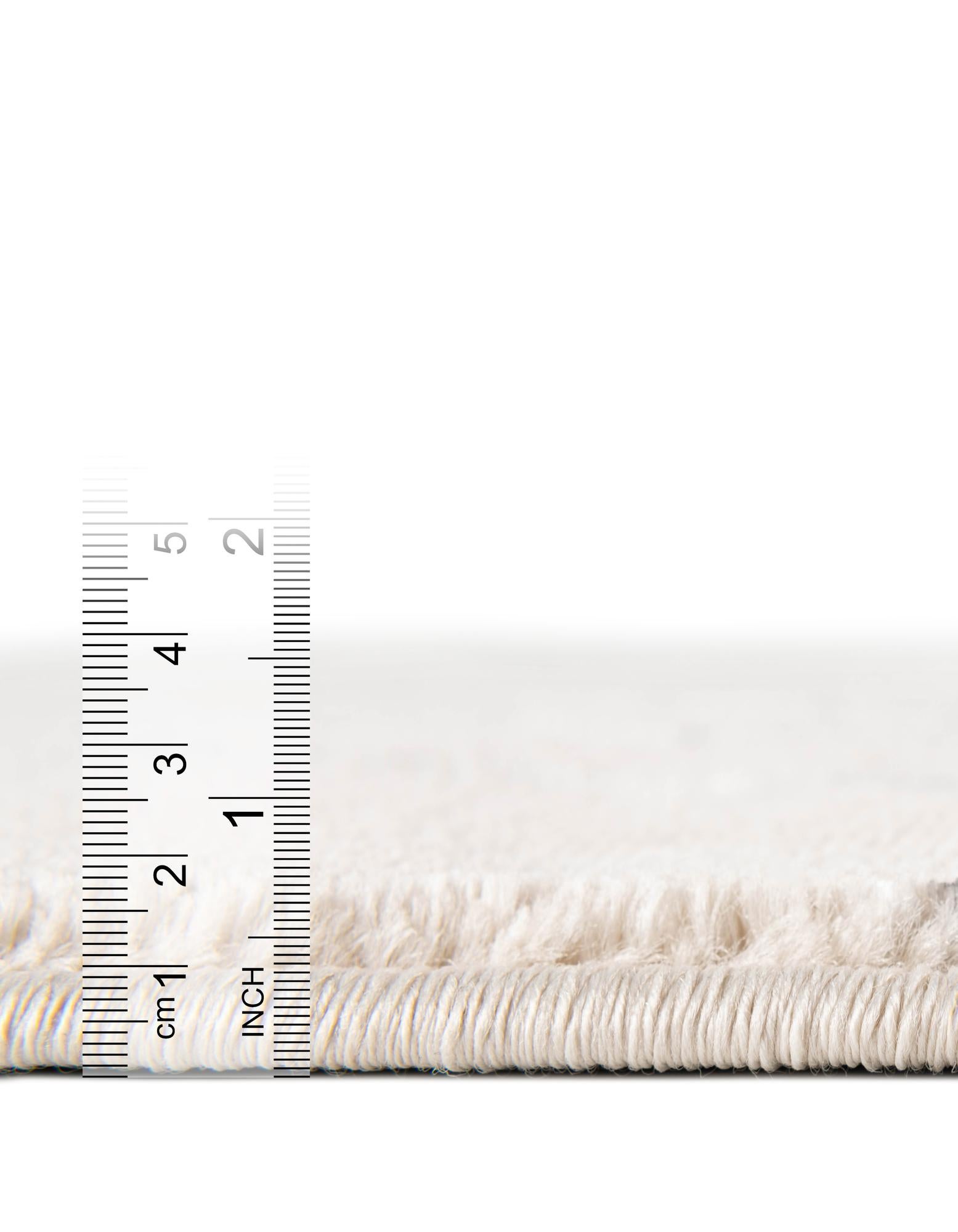5' 3 x 8' Marilyn Monroe™ Glam Trellis Oval Rug