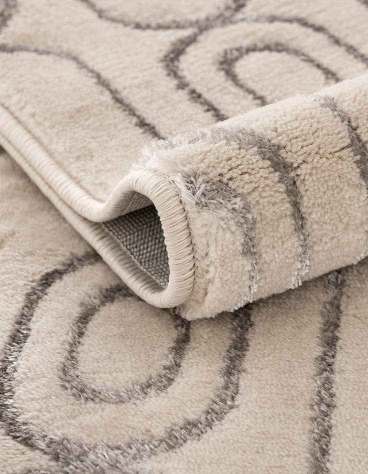 Detail image of 5' 3 x 8' Vogue Geo Rug