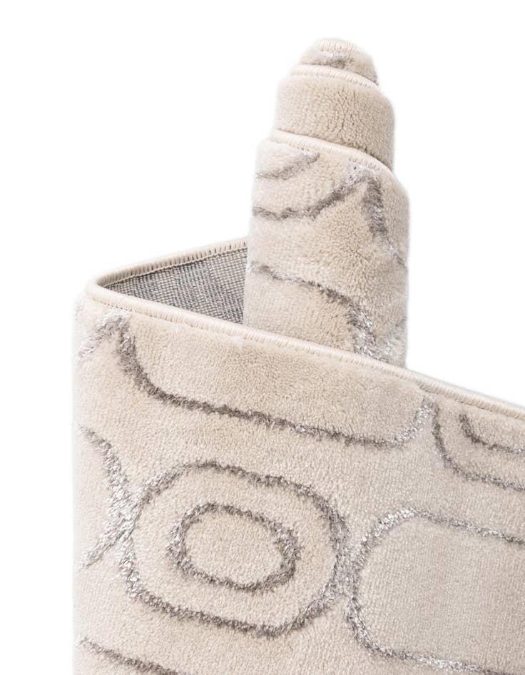 Detail image of 5' 3 x 8' Vogue Geo Rug