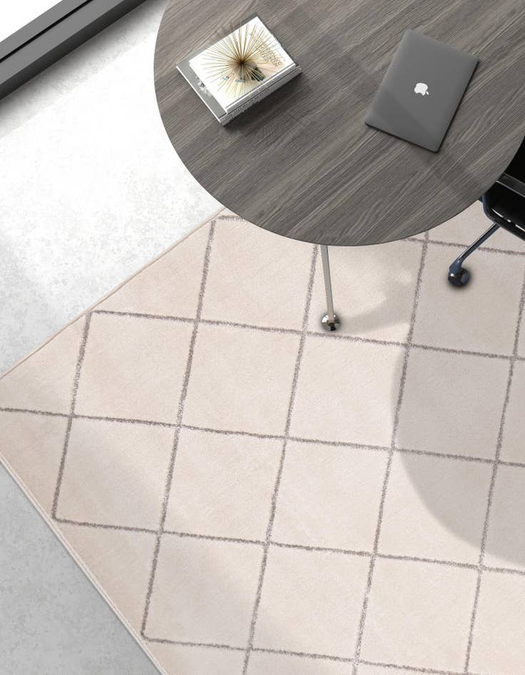 Detail image of 5' 3 x 7' Vogue Geo Rug