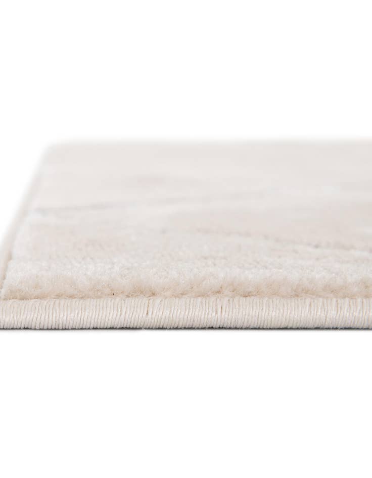 Detail image of 5' 3 x 7' Vogue Geo Rug