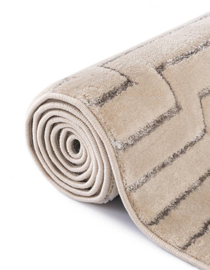 Detail image of 4' x 6' Vogue Geo Rug