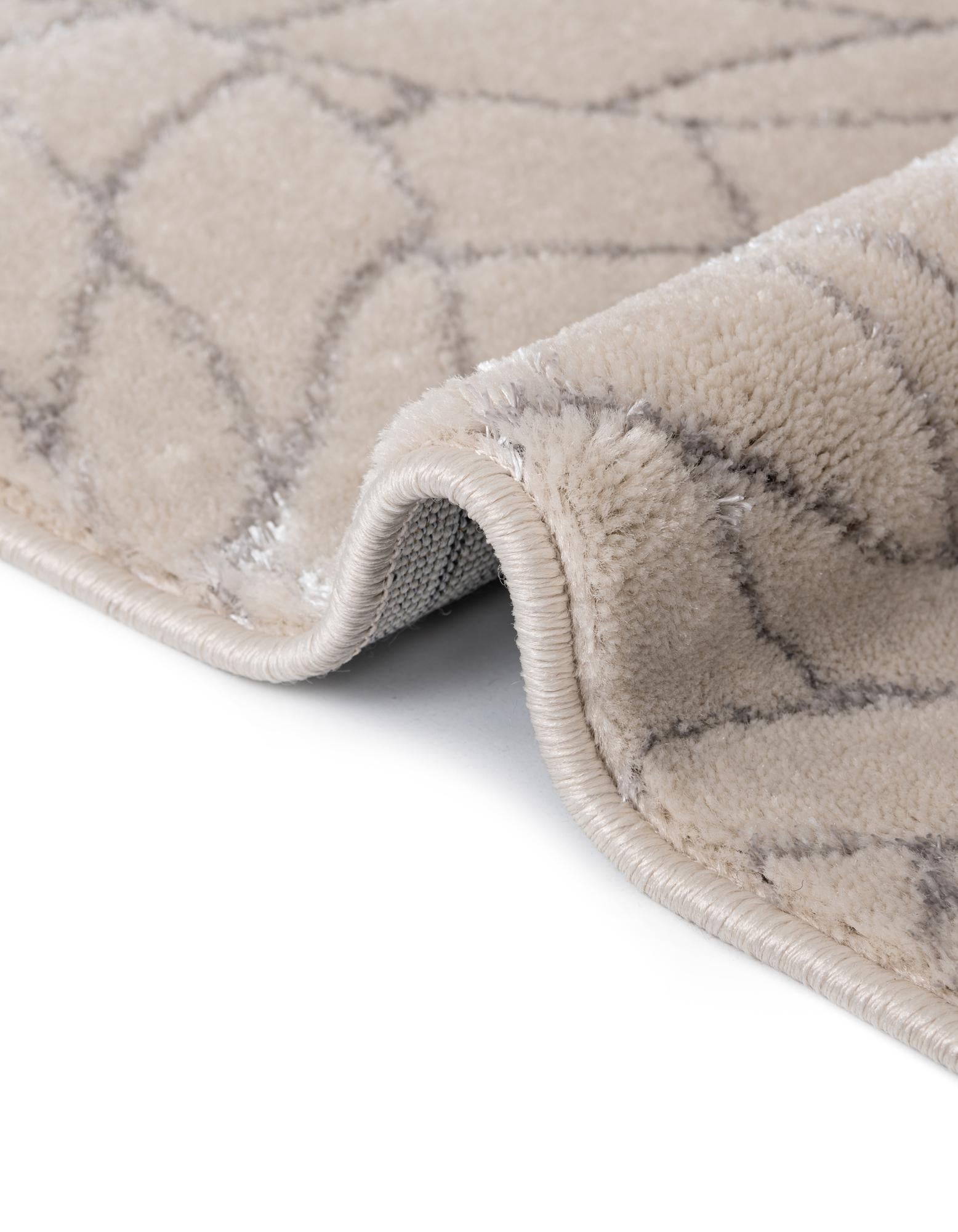 5' 3 x 5' 3 Marilyn Monroe™ Glam Dahlia Round Rug