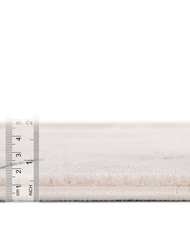 Detail image of 7' 10 x 7' 10 Vogue Geo Round Rug