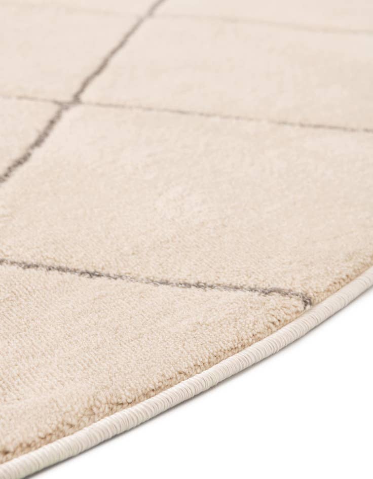 Detail image of 7' 10 x 7' 10 Vogue Geo Round Rug