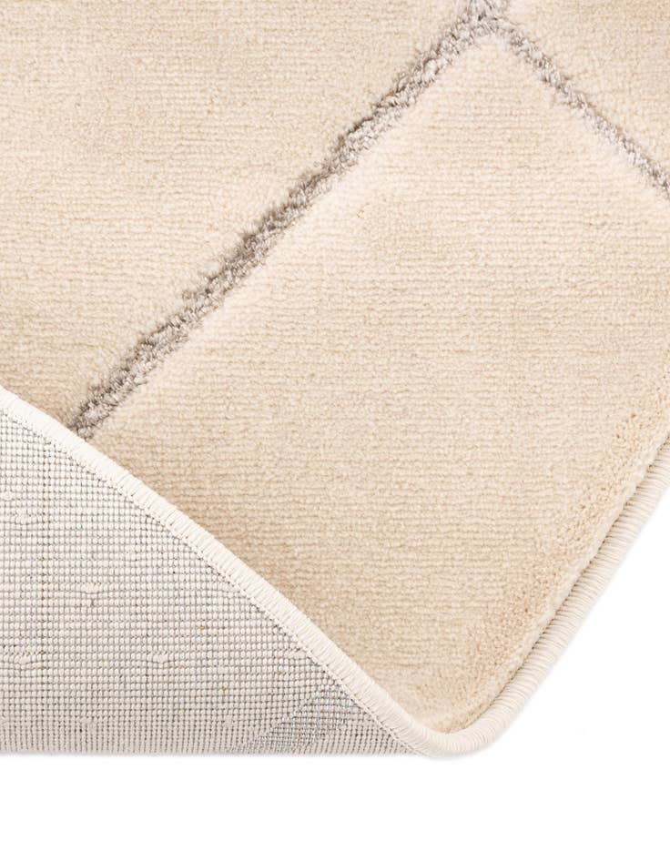 Detail image of 7' 10 x 7' 10 Vogue Geo Round Rug